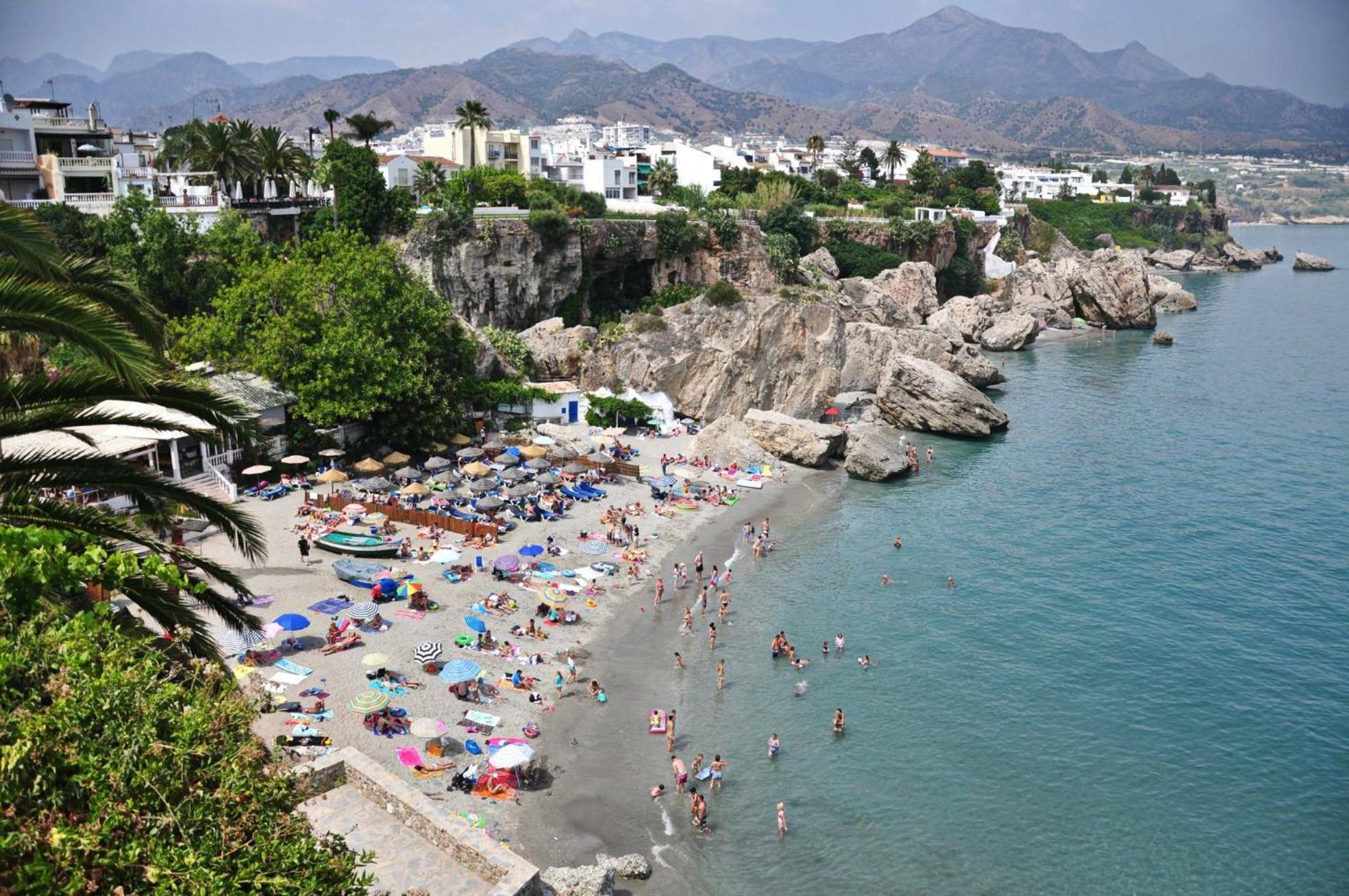 Apartamento La Casa Del Abuelo Nerja Luaran gambar